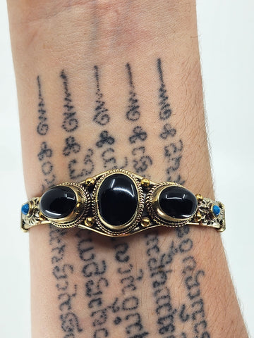 Nyx Onyx wrist cuff