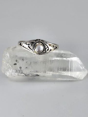 Mother of pearl ring